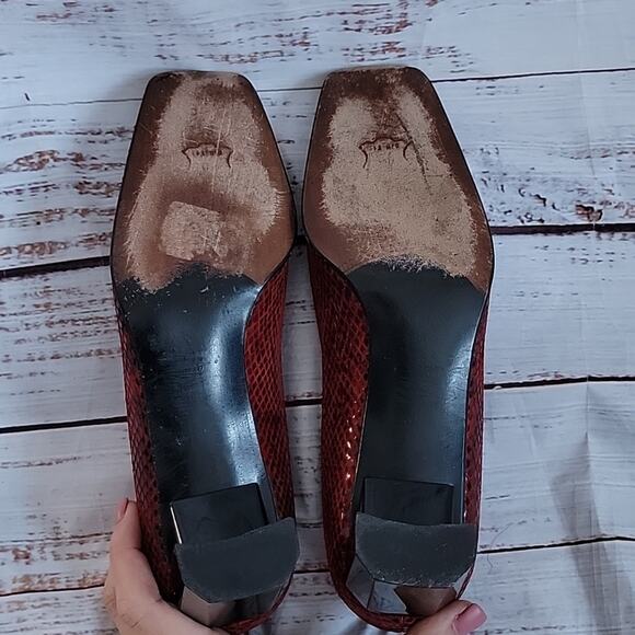 80s Vintage Stuart Weitzman Cherry Red Snakeskin Embossed Leather Heels Size 6 - Picture 7 of 12